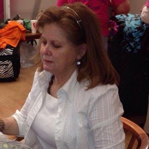 Meet your Posher, Debie